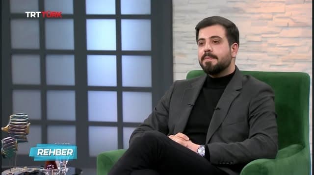 TRT TÜRK Rehber programı canlı yayınından bir kare